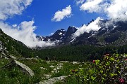 18 Le montagne si scrollano di dosso le nuvole 